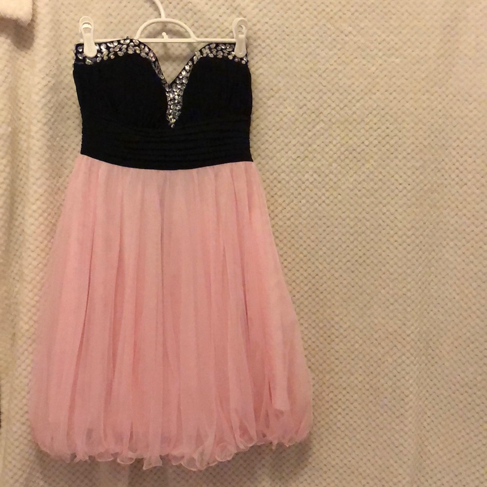 Pink and black flowy strapless dress